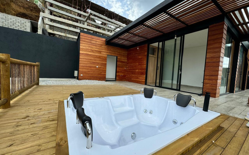 Casa en lo alto del Peñol - Montecielo 156m2