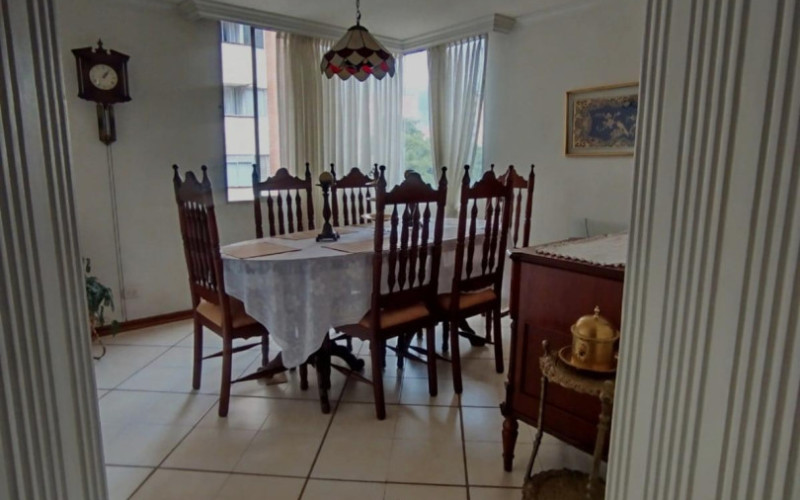 Apartamento en Medellín en Laureles