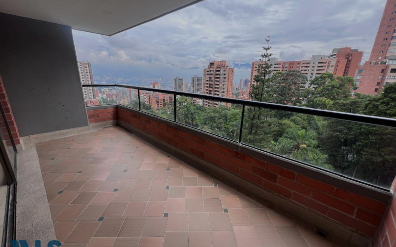 Apartamento en Medellín en El Tesoro