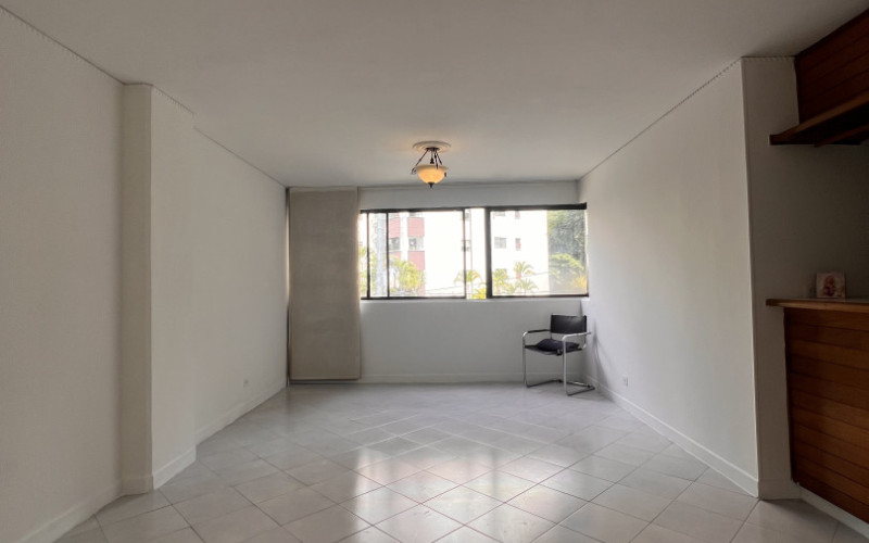 High-Potential Apartment Near Provenza – 68.83 m² for Renovation