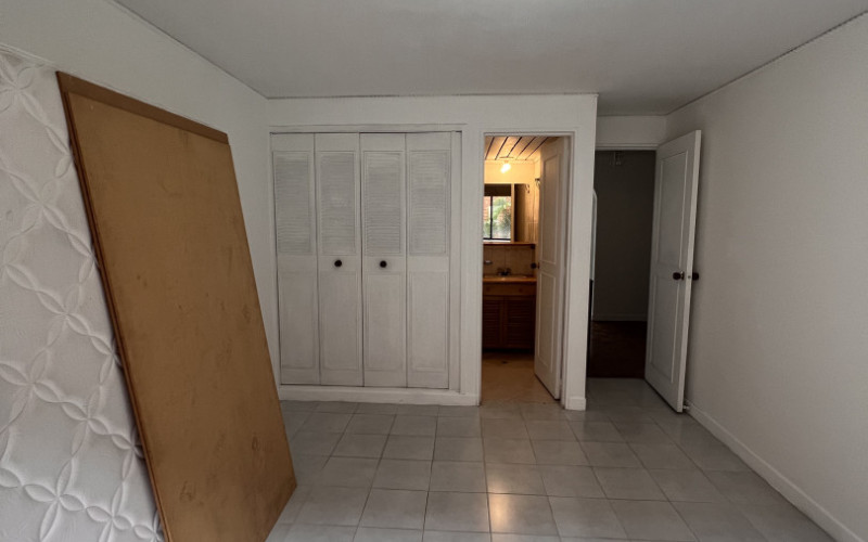 High-Potential Apartment Near Provenza – 68.83 m² for Renovation