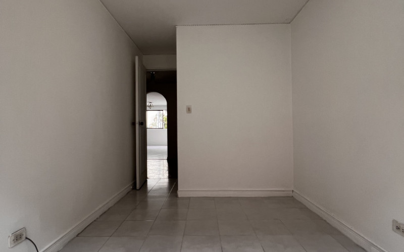 High-Potential Apartment Near Provenza – 68.83 m² for Renovation