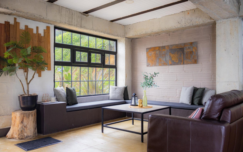 High-yield luxury villa near Medellin: 6 BR, pool, and incredibly low $23 USD annual taxes.