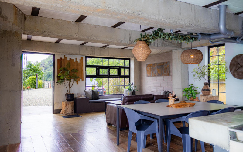 High-yield luxury villa near Medellin: 6 BR, pool, and incredibly low $23 USD annual taxes.