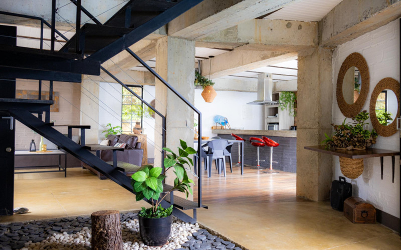 High-yield luxury villa near Medellin: 6 BR, pool, and incredibly low $23 USD annual taxes.