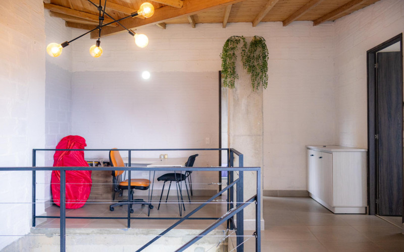 High-yield luxury villa near Medellin: 6 BR, pool, and incredibly low $23 USD annual taxes.