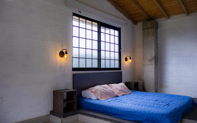 High-yield luxury villa near Medellin: 6 BR, pool, and incredibly low $23 USD annual taxes.