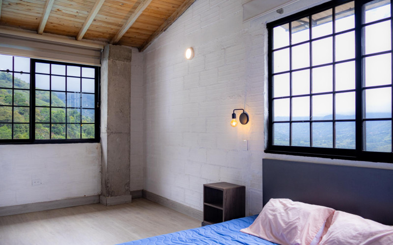 High-yield luxury villa near Medellin: 6 BR, pool, and incredibly low $23 USD annual taxes.