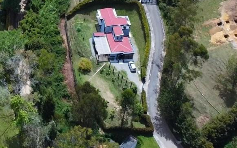 Country house in Guarne (La Clarita) La Campechana