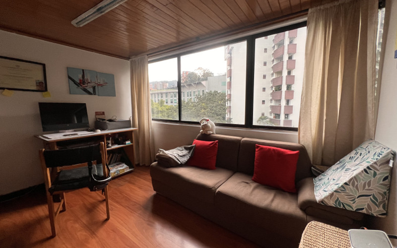 Provenza Penthouse Duplex: Investment Opportunity with Private Terrace & City Views.