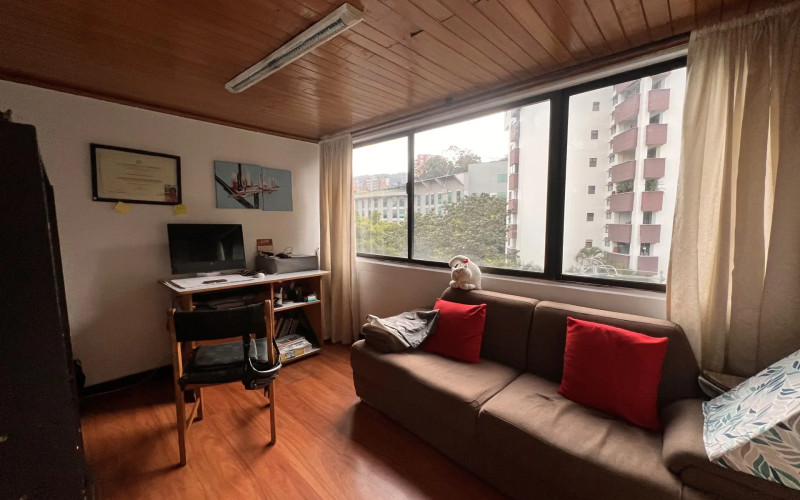 Provenza Penthouse Duplex: Investment Opportunity with Private Terrace & City Views.