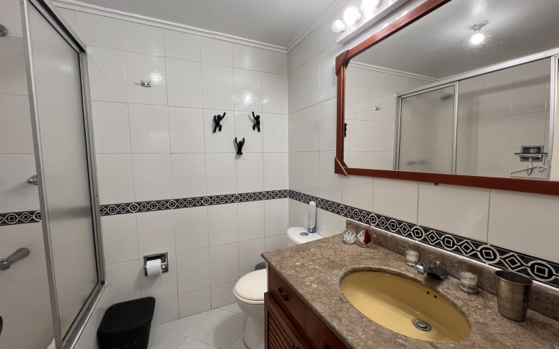 Provenza Penthouse Duplex: Investment Opportunity with Private Terrace & City Views.