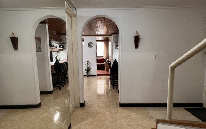 Provenza Penthouse Duplex: Investment Opportunity with Private Terrace & City Views.