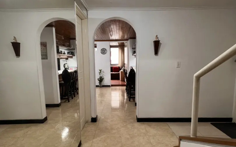 Provenza Penthouse Duplex: Investment Opportunity with Private Terrace & City Views.