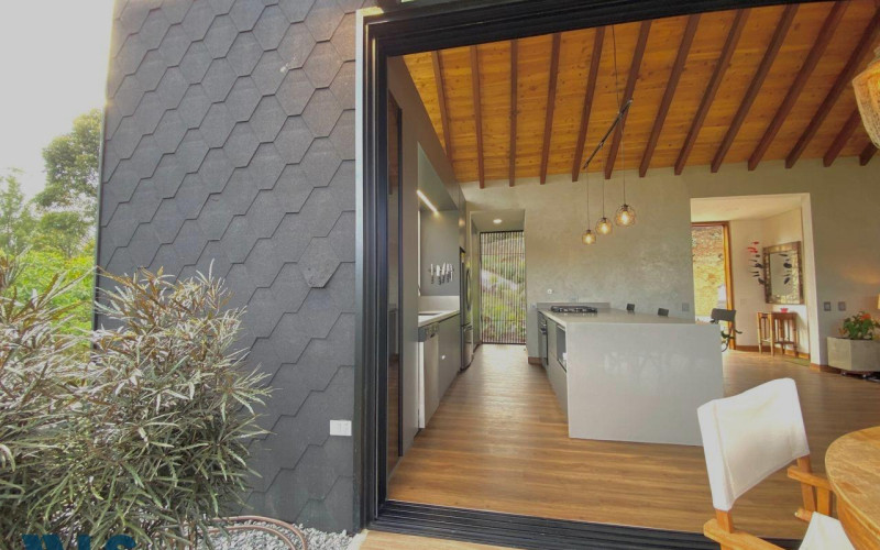 Casa en El Retiro en Corredor Don Diego