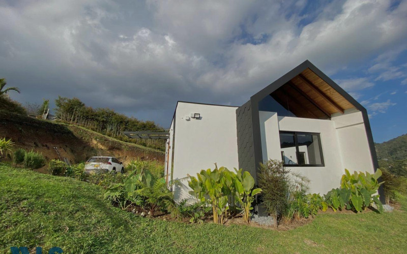 Casa en El Retiro en Corredor Don Diego
