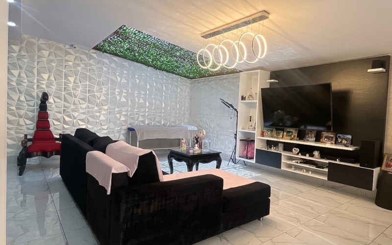 Luxury apartment of 199 m² in Estadio - Newly renovated, no community fees + Close to the 80 metro line.