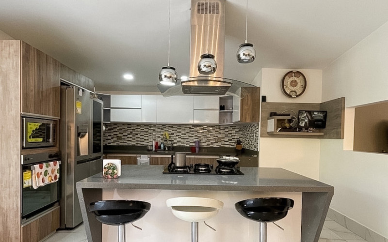 Luxury apartment of 199 m² in Estadio - Newly renovated, no community fees + Close to the 80 metro line.