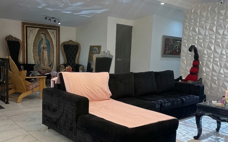 Luxury apartment of 199 m² in Estadio - Newly renovated, no community fees + Close to the 80 metro line.