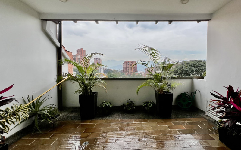 El Poblado – Spacious 130 m² apartment near Provenza