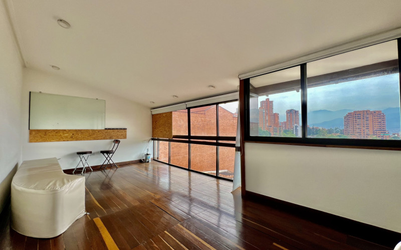 El Poblado – Spacious 130 m² apartment near Provenza