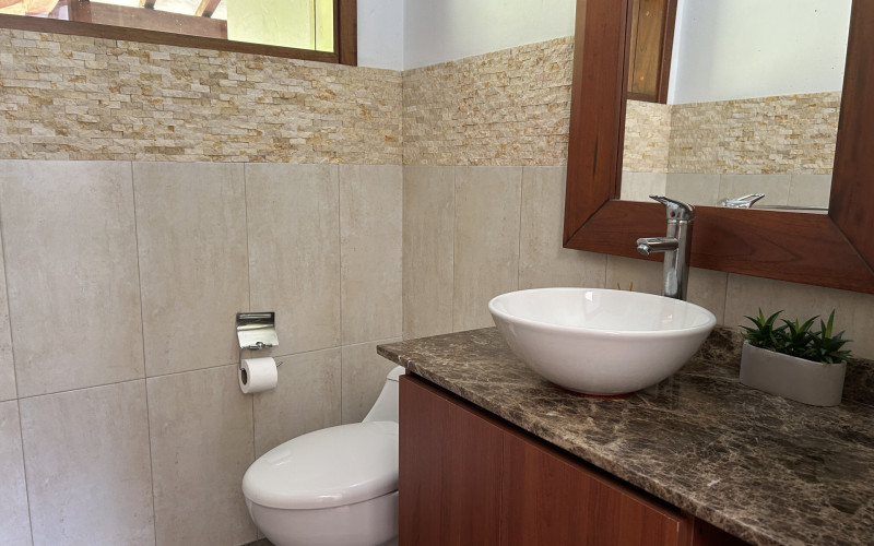 Luxury Country House in El Retiro | 1,400 m² Lot, Exclusive Gated Community.