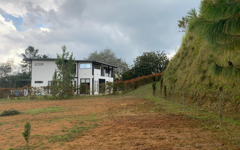 Residential Lot in Envigado in Alto de las Palmas huge discount 50% off