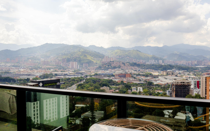 Furnished Apartment for Rent in El Poblado Medellín | Monthly Rental, Fast WiFi, Workspace & Amenities