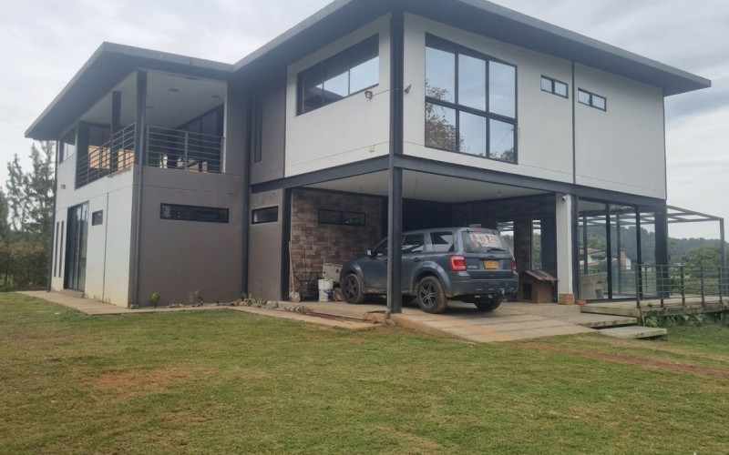 Millionaire discount on modern lot house in gray work, almost $1,000 million less