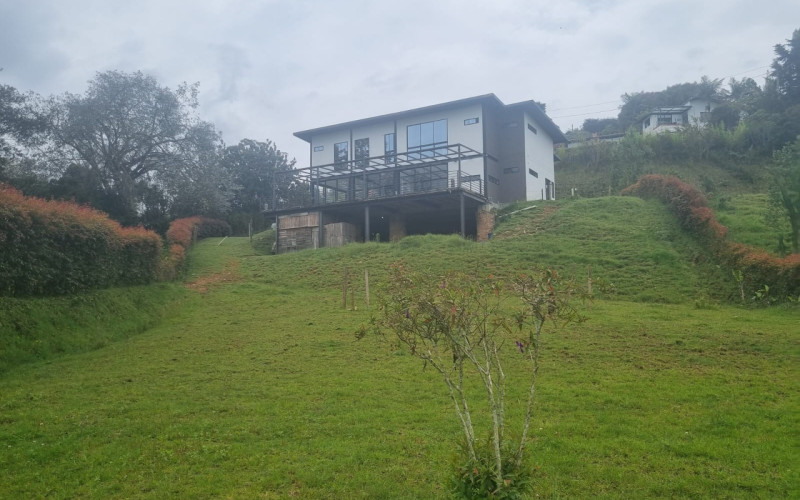 Millionaire discount on modern lot house in gray work, almost $1,000 million less