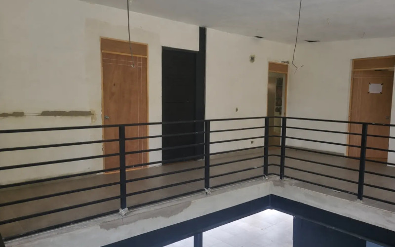 House for Remodeling in Altos de Las Palmas with 2200m² Lot