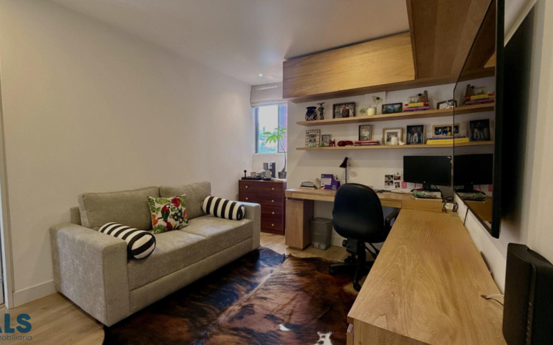 Apartamento en Medellín en El Tesoro