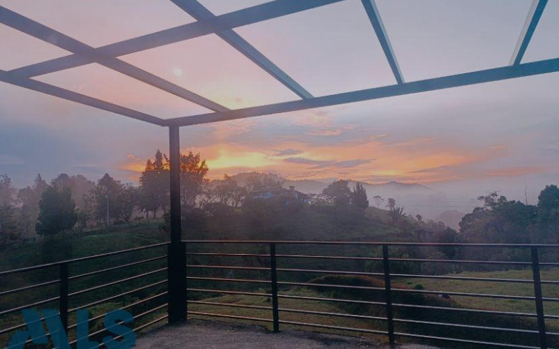 Casa en Envigado en Alto de las Palmas