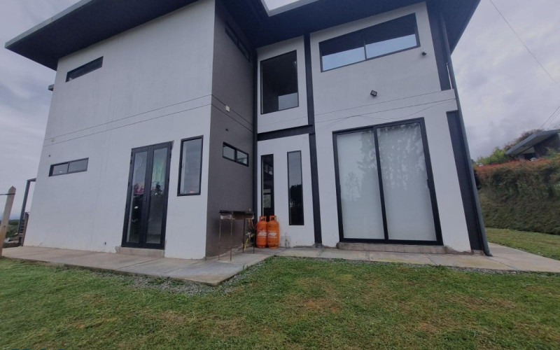 Casa en Envigado en Alto de las Palmas