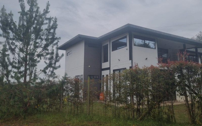 Casa en Envigado en Alto de las Palmas