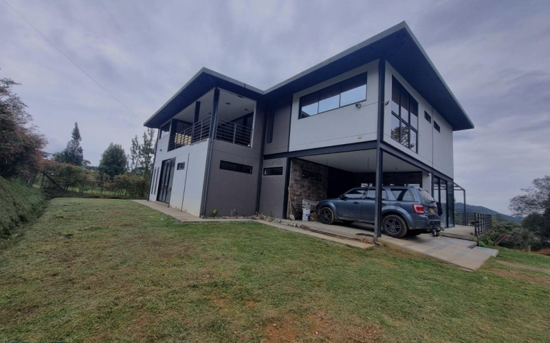 Casa en Envigado en Alto de las Palmas