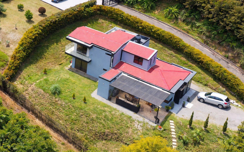 Country house in Guarne (La Clarita) 