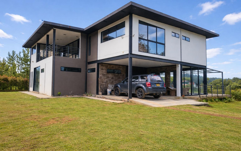 Millionaire discount, modern house to remodel with beautiful lot $1,000 million less