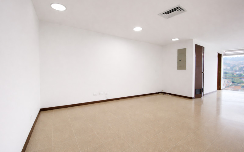 Office with a prime location - Laureles