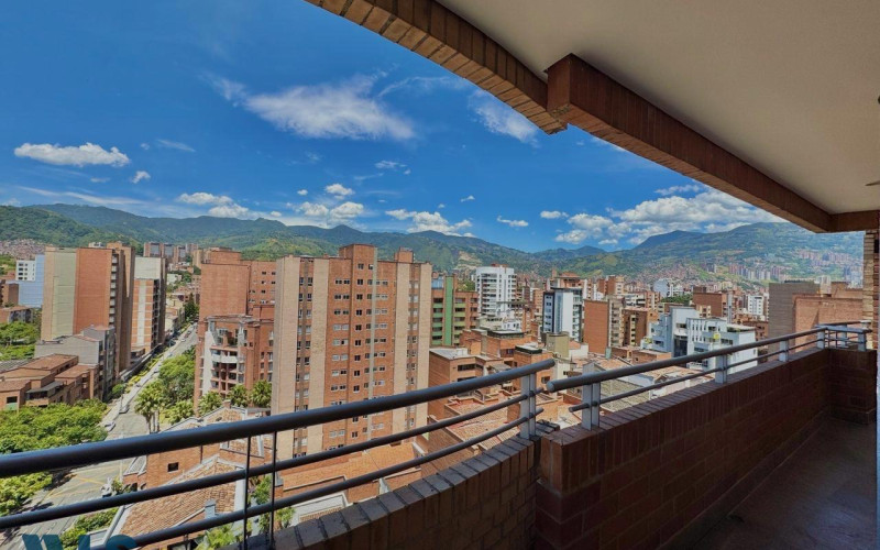 Apartamento en Medellín en Laureles
