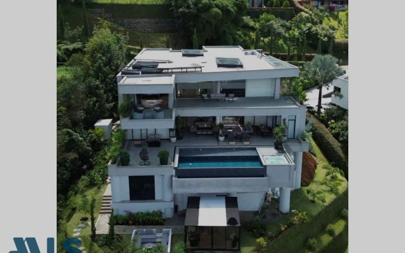 Casa en Envigado en Las palmas