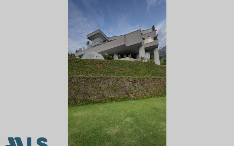 Casa en Envigado en Las palmas