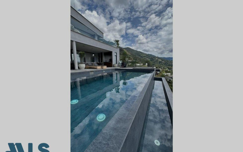 Casa en Envigado en Las palmas