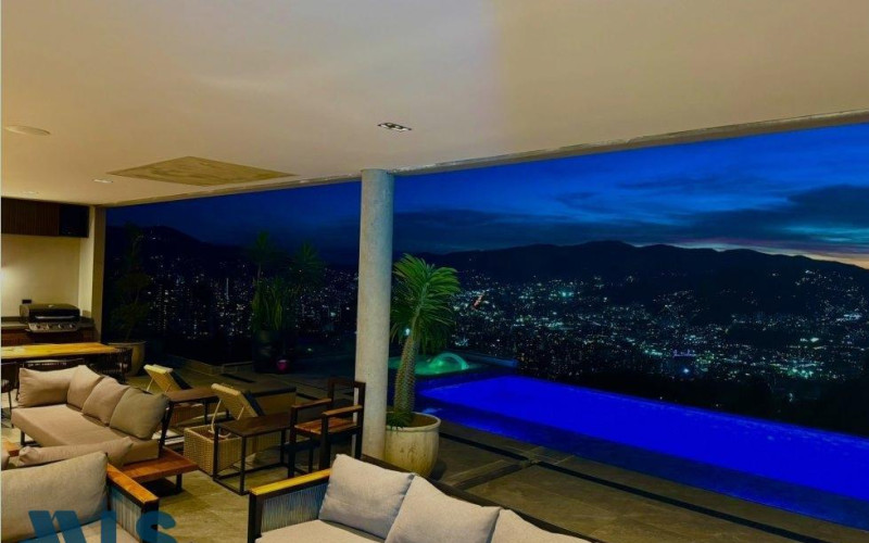 Casa en Envigado en Las palmas