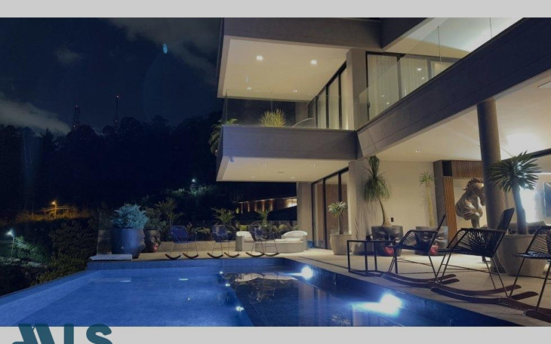 Casa en Envigado en Las palmas