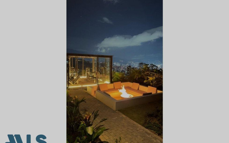 Casa en Envigado en Las palmas