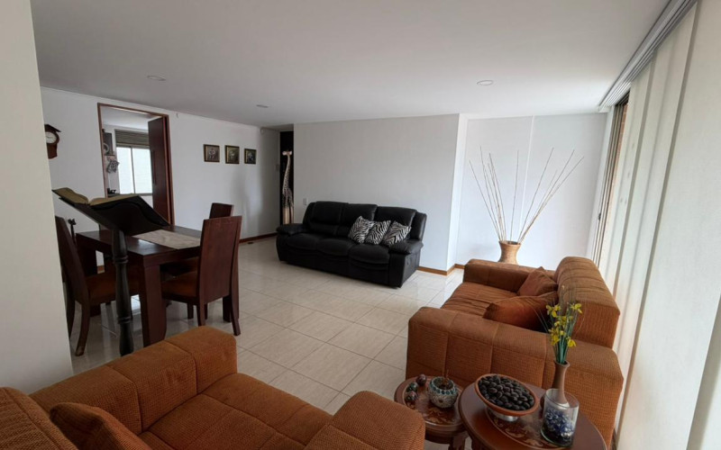 Spacious apartment in Conquistadores with prime location near Unicentro and UPB