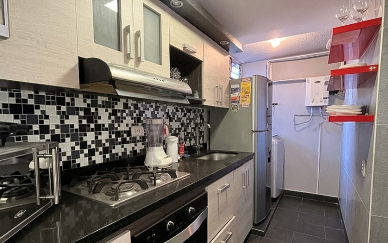 Investment opportunity in the Boston neighborhood of Medellín: Turnkey furnished apartment with city views.  