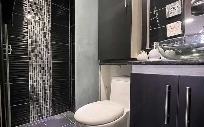 Investment opportunity in the Boston neighborhood of Medellín: Turnkey furnished apartment with city views.  