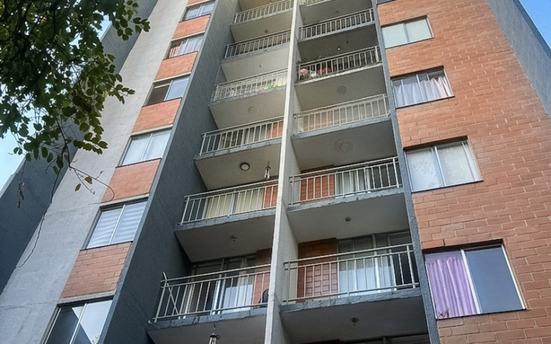Investment opportunity in the Boston neighborhood of Medellín: Turnkey furnished apartment with city views.  
